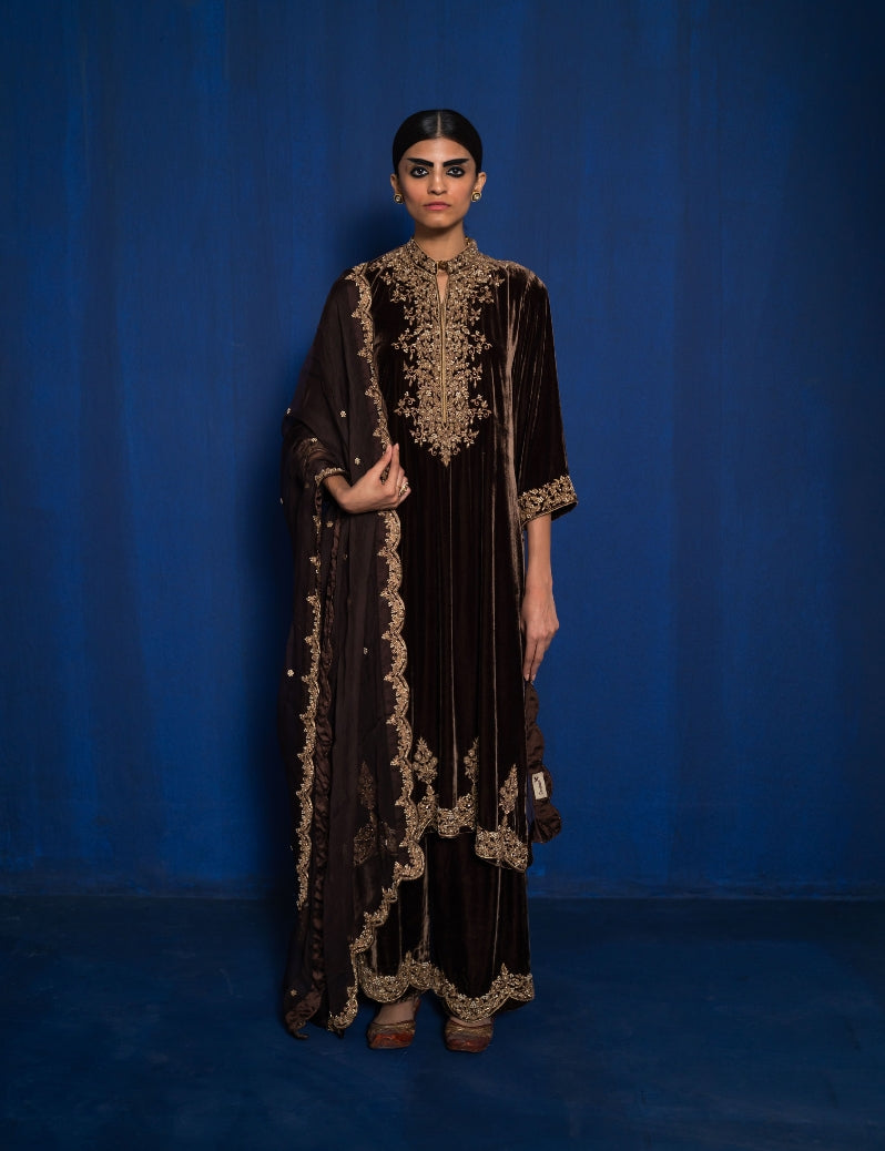 Maroon velvet suit set with hand embroidery of pure gold zardozi